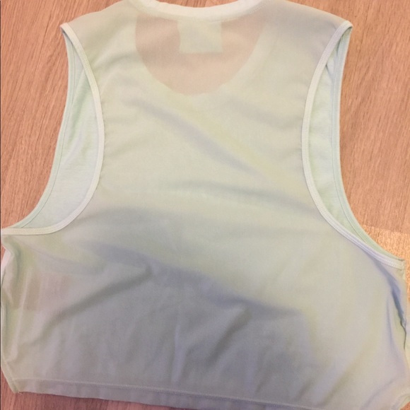 Gymshark Crop Top - Picture 3 of 3